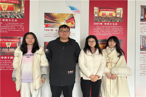 合影.jpg