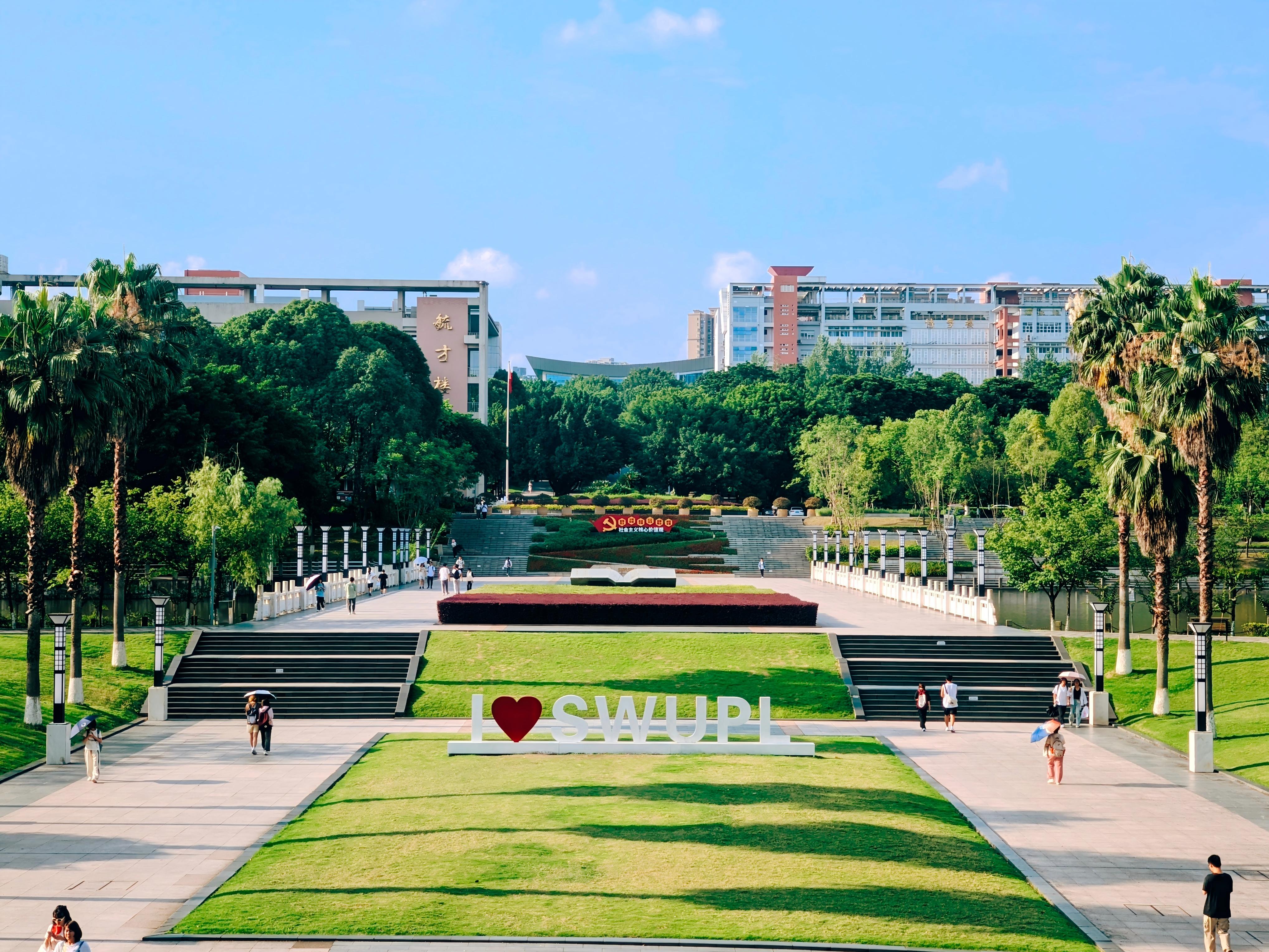 学校风景.jpg